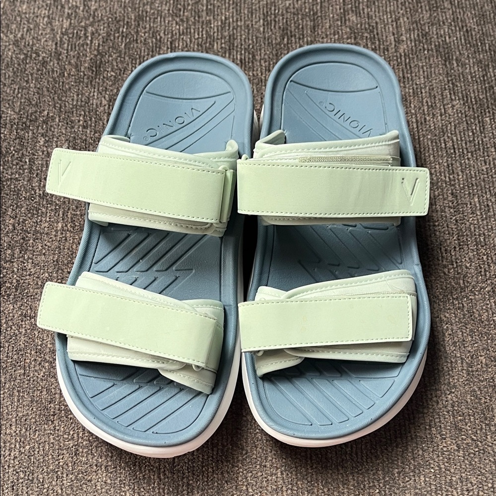 Vionics Unisex Green and Blue Sandals Women’s size 10, Men’s size 8.5